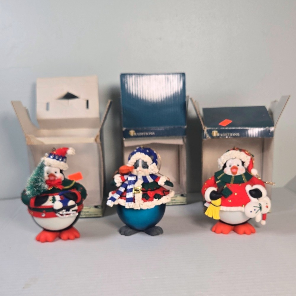 Traditions Collectible Christmas Ornaments 2‎ Penguin 1 cat Figure Set with Box